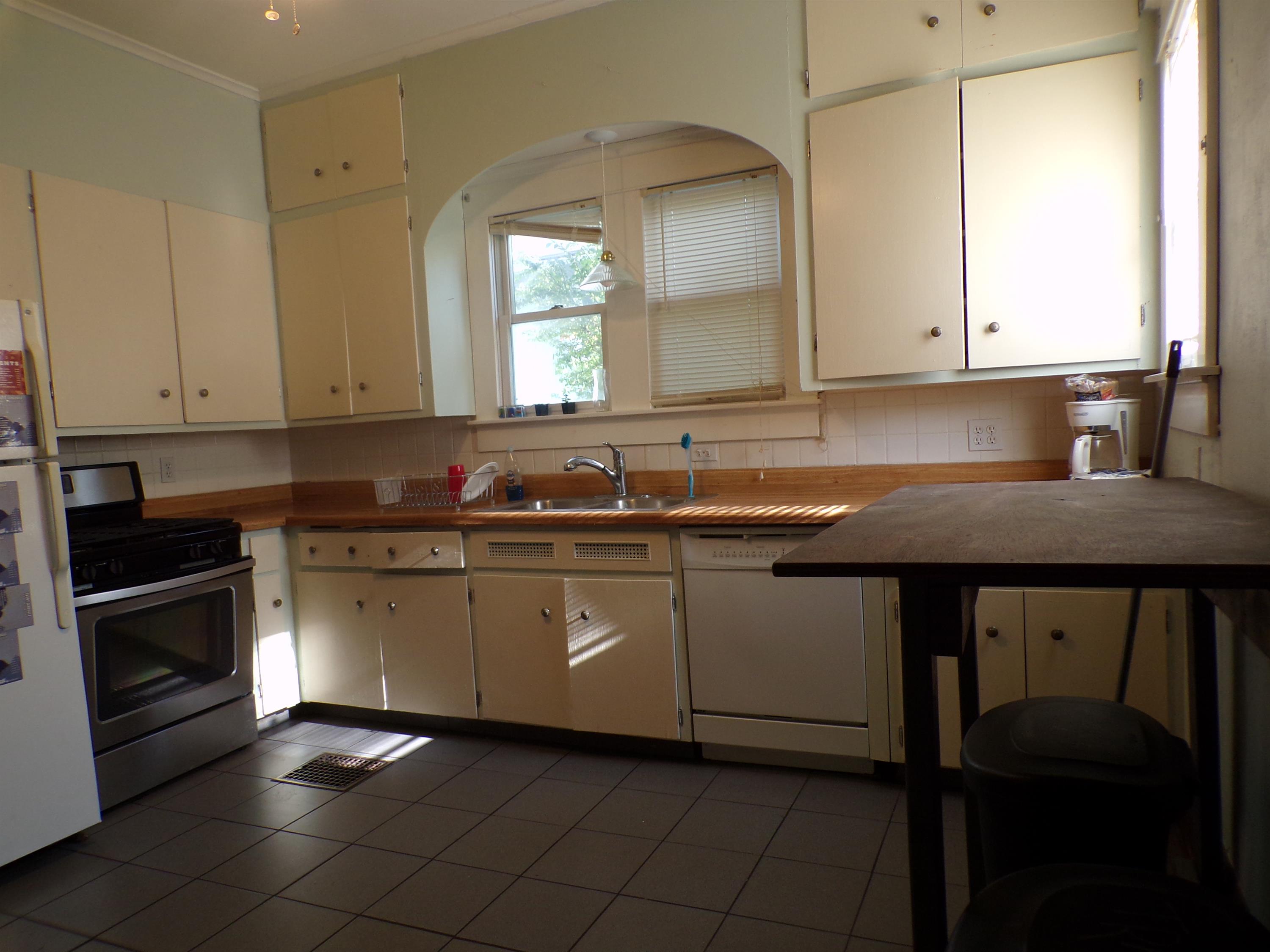 136 Hillsdale Street - 1