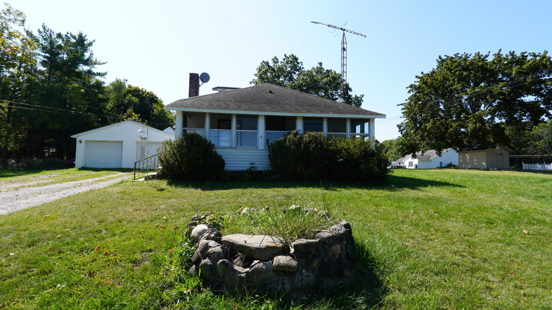 16 E Montgomery St - 1